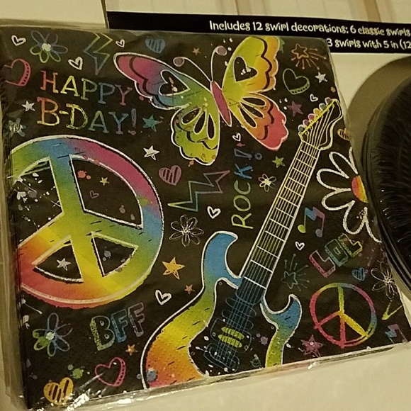 ๐๐ NWT Birthday party set ๐๐ - Picture 2 of 7